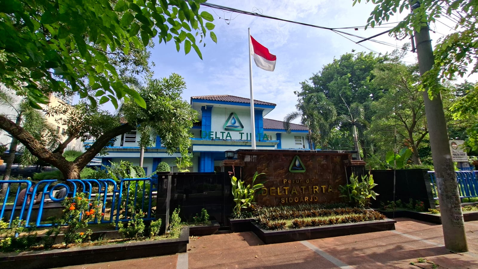 PENCAPAIAN: Kantor Perumda Delta Tirta Sidoarjo di Jalan Pahlawan.