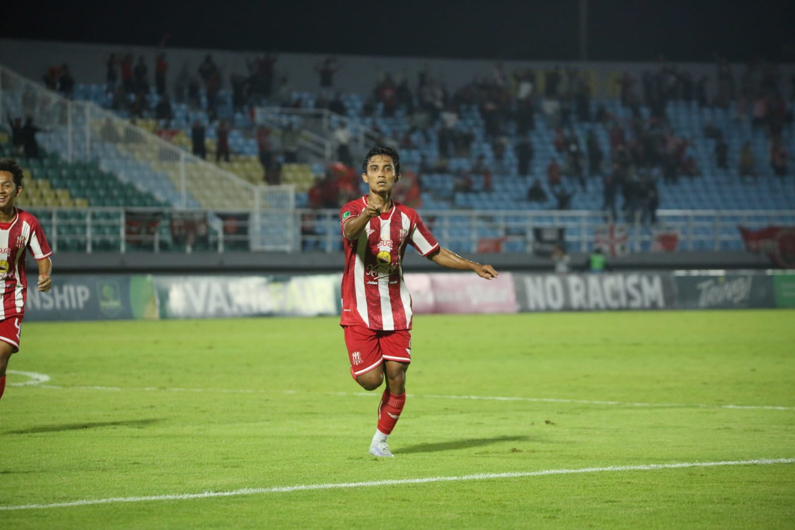 NGEYEL: Thaufan Hidayat saat masih berseragam Deltras Sidoarjo. (FOTO DELTRAS SIDOARJO)