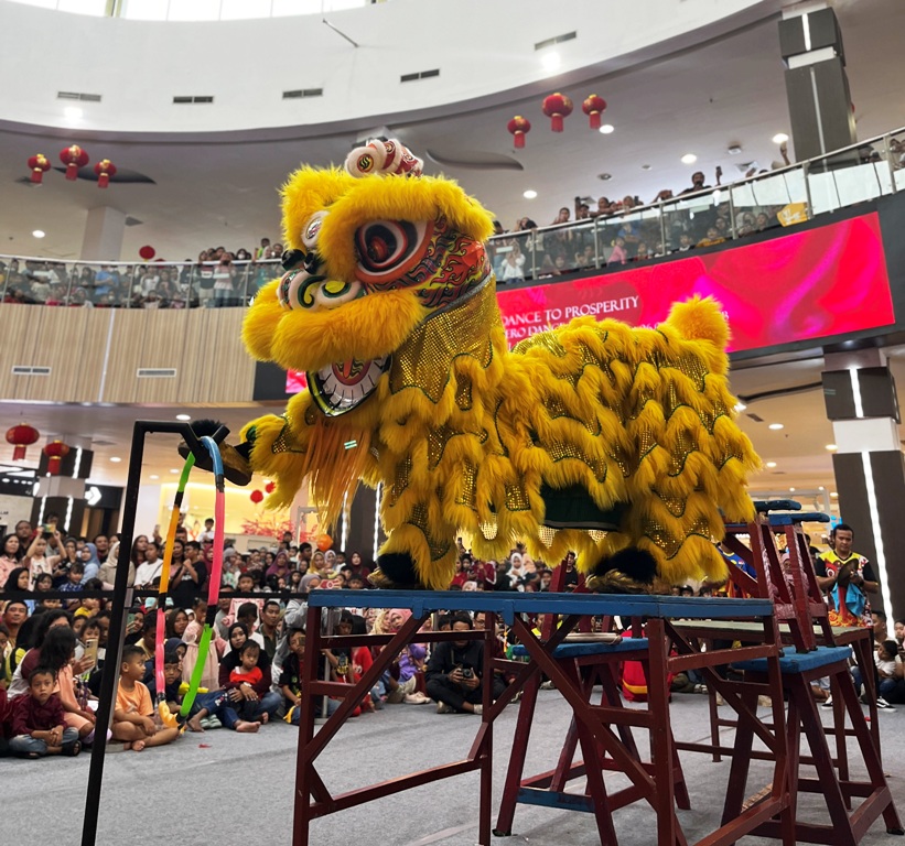 RAMAI: Barongsai meriahkan perayaan&nbsp;Tahun Baru Imlek di&nbsp;Lippo Plaza Sidoarjo&nbsp;yang menghadirkan rangkaian acara &ldquo;New Year New Luck: A Lunar Celebration.&rdquo;