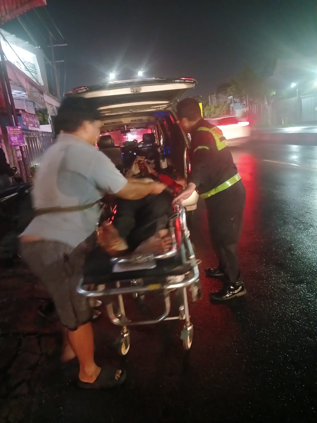 PARAH: Kondisi korban usai terlibat kecelakaan di Taman.  