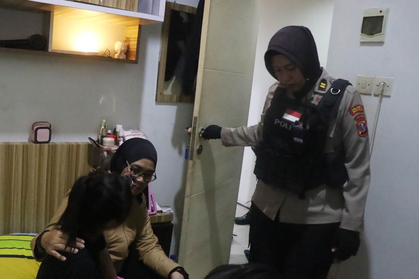 PENCEGAHAN: Satuan PPA dan PPO menggelar patroli dan razia di sejumlah rumah hiburan umum (RHU) serta penginapan di wilayah Sidoarjo.