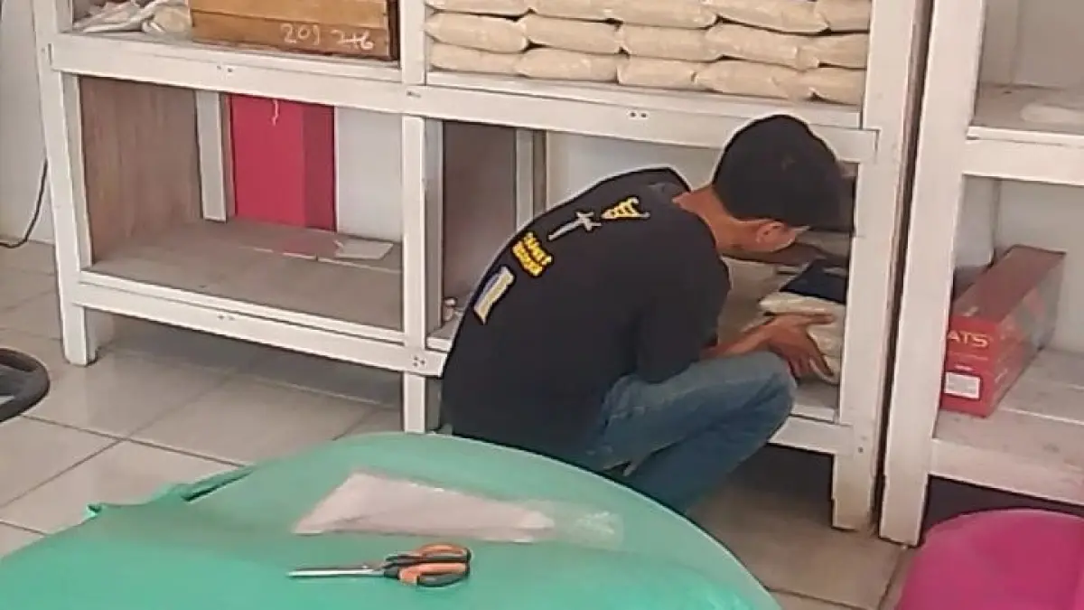 
BERJALAN: Gerai Koperasi Desa Merah Putih Prasung Buduran, Sidoarjo. (DIKY SANSIRI/RADAR SIDOARJO)
