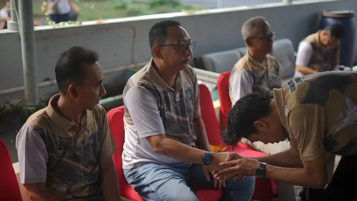 KEBERSAMAAN: Pegawai Lapas Kelas I Surabaya (Lapas Porong) saat mengikuti kegiatan halalbihalal.