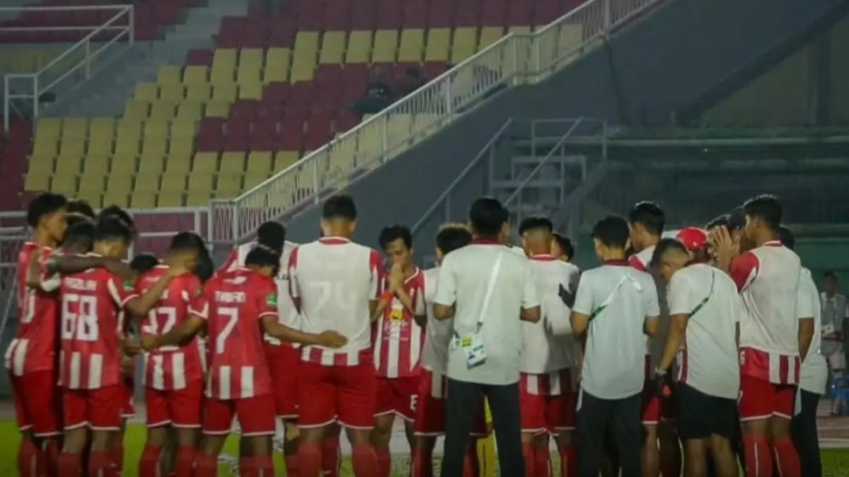 FOKUS: Deltras Sidoarjo saat latihan jelang lawan Persela Lamongan. (Foto Istimewa)