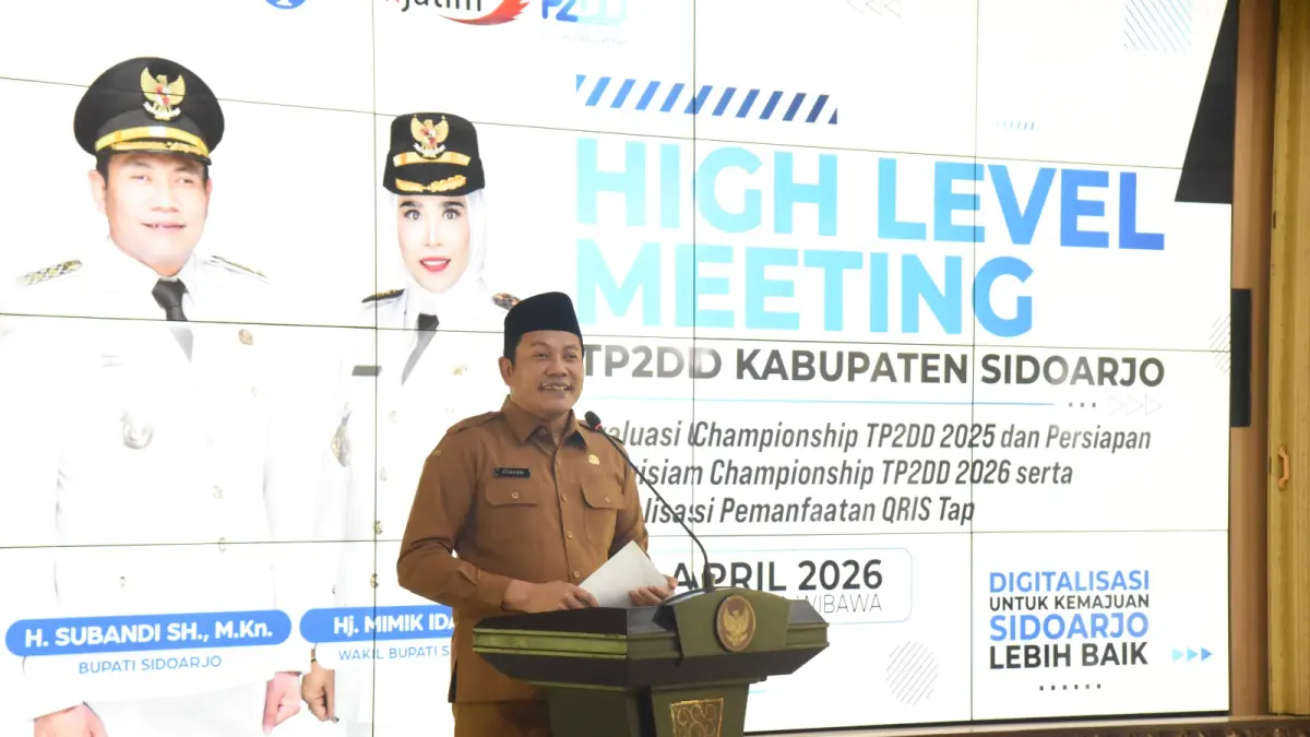 INOVATIF: Bupati Sidoarjo Subandi saat sambutan dalam High Level Meeting TP2DD di Pendopo Delta Wibawa.&nbsp;