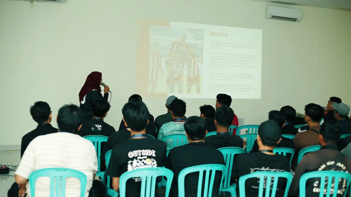 ANTUSIAS: Peserta workshop fotografi di Gelora Delta Sidoarjo (GDS). (Foto DELTRAS SIDOARJO)