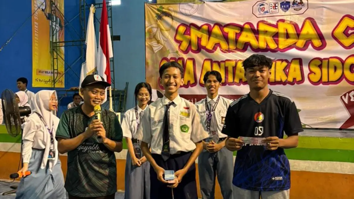 AKAT: Gelaran SMATARDA Cup 2026 di SMA Antartika Sidoarjo. (ANAS/RADAR SIDOARJO)