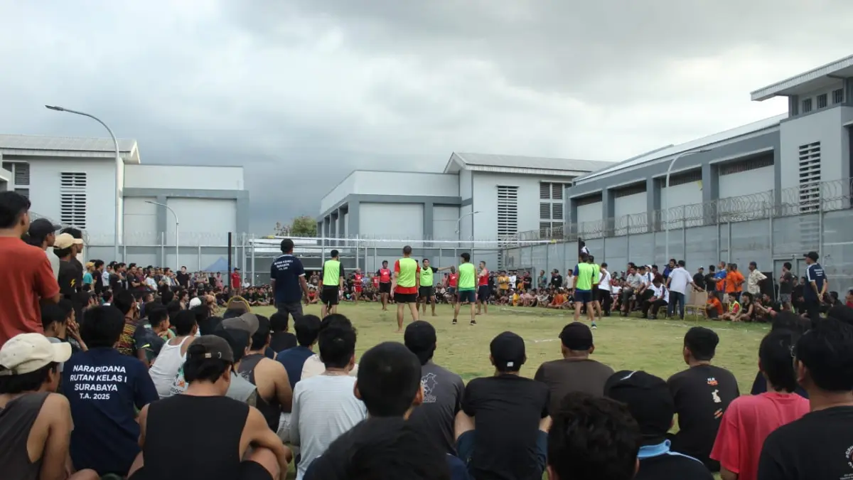 PEMBINAAN: Lomba voli di Rutan Medaeng Sidoarjo.
