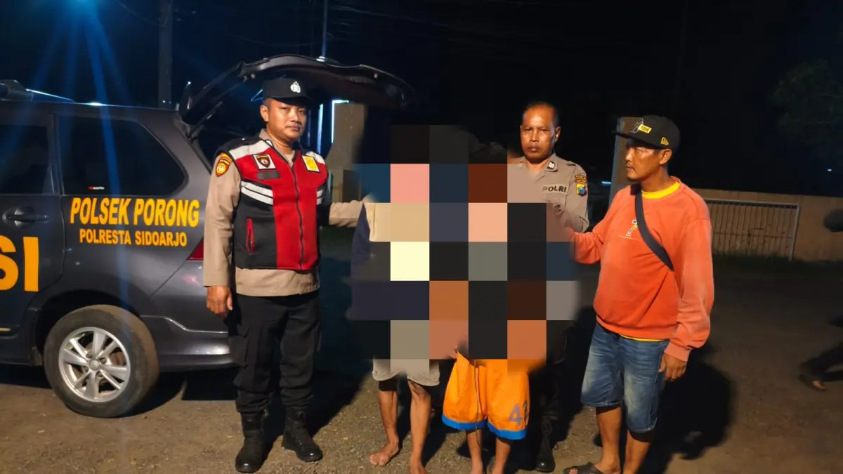 TEPERGOK: Pelaku curanmor babak belur setelah diamankan petugas di Mapolsek Porong, Sidoarjo.&nbsp;