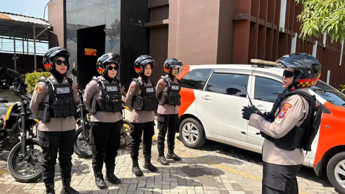 RUTIN: Polwan Jenggala Presisi Polresta Sidoarjo intensifkan patroli kamtibmas.