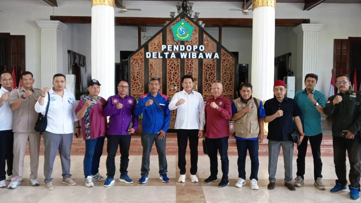 KOMUNIKASI: Perwakilan serikat pekerja bertemu dengan Bupati Sidoarjo di Pendapa Delta Wibawa.