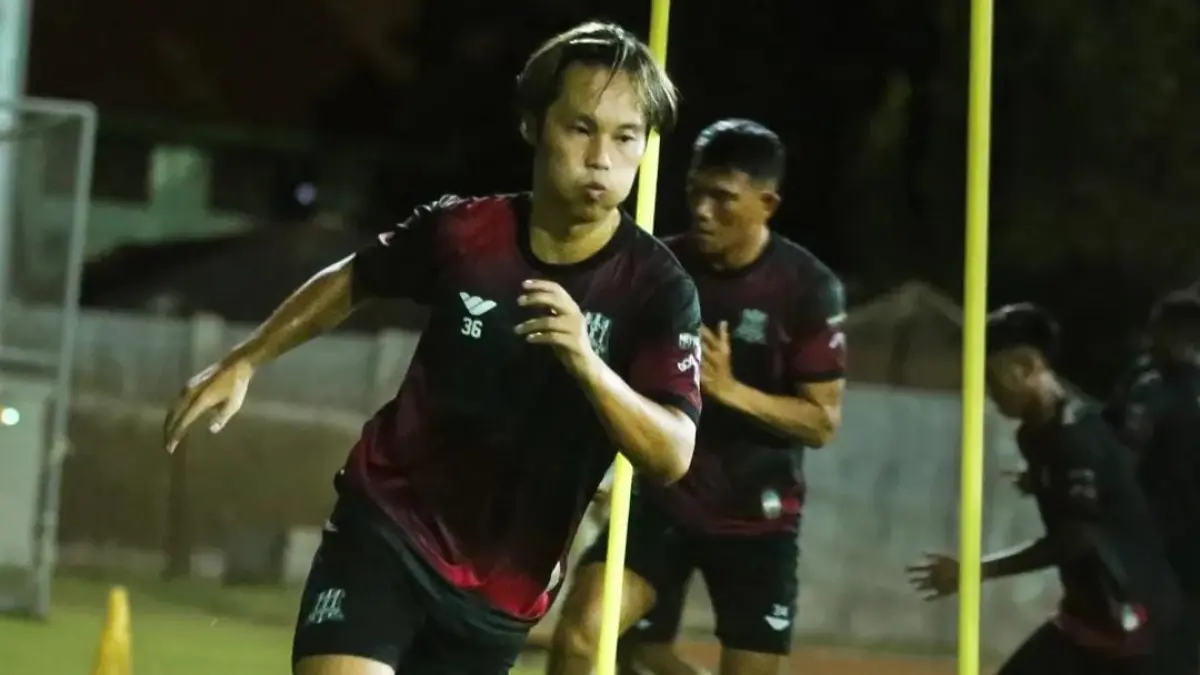 SEMANGAT TINGGI: Pemain Deltras FC Sidoarjo berlatih. (Foto istimewa)