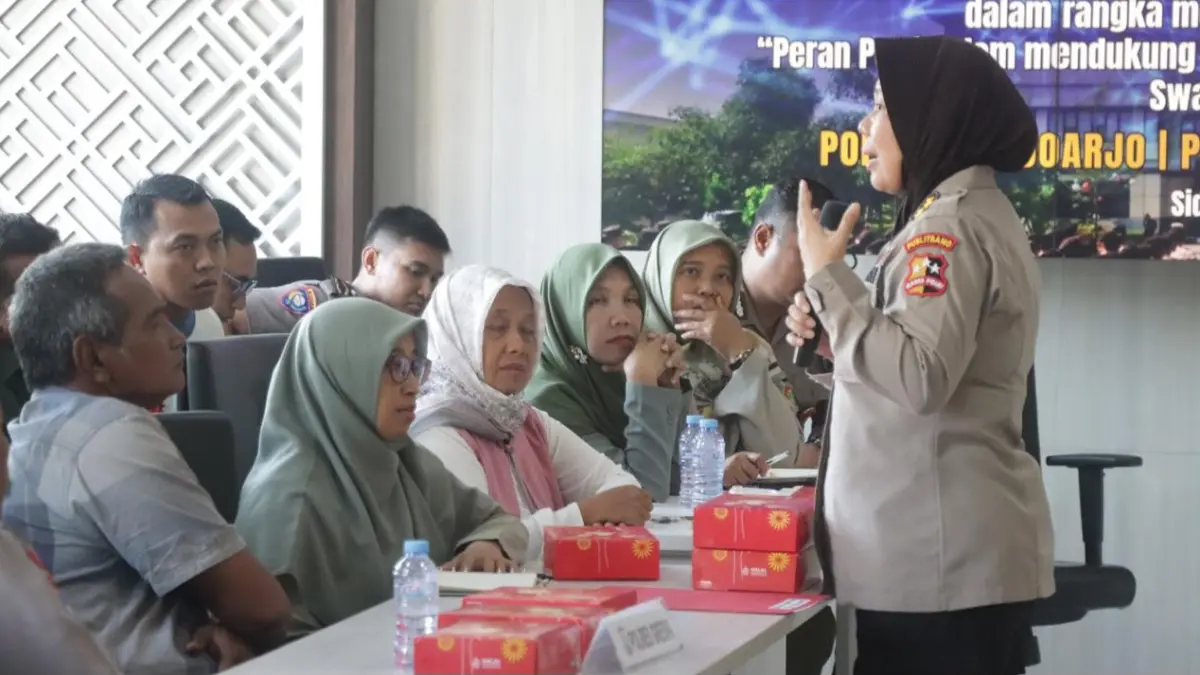 PENJELASAN: Pusat Penelitian dan Pengembangan (Puslitbang) Polri melaksanakan penelitian terkait alat material khusus (almatsus) Dalmas serta ketahanan pangan di wilayah Polda Jawa Timur. 