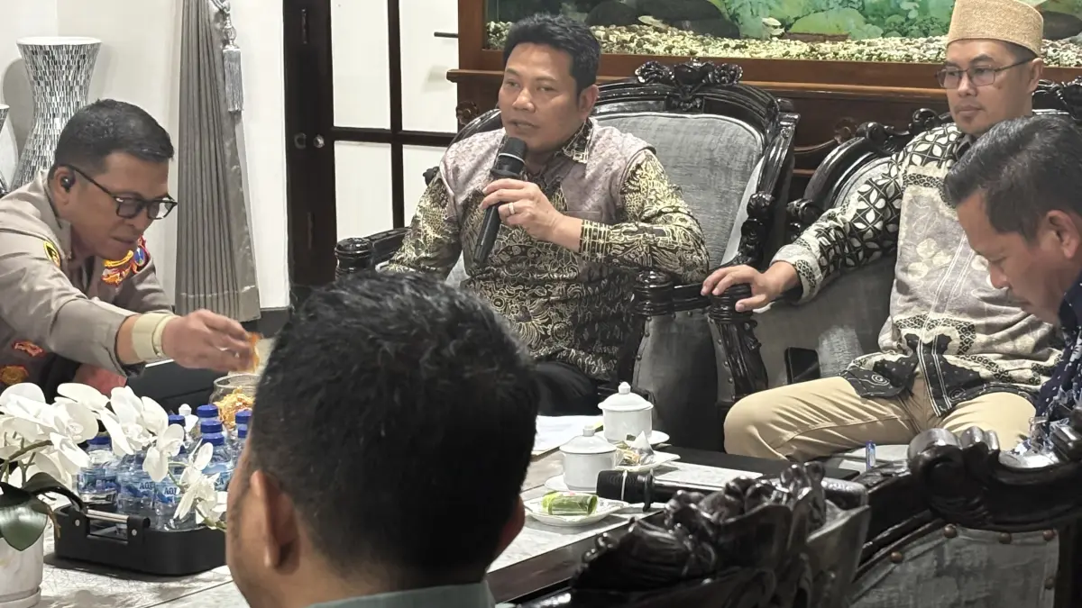 ANTISIPASI: Bupati Sidoarjo Subandi perintahkan layanan publik tak terganggu imbas kondisi yang tidak menentu.