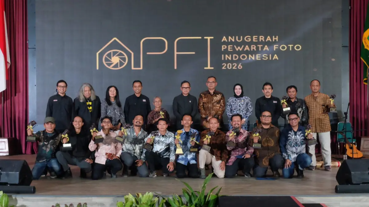 PEMENANG: Pemegang APFI 2026 di Bogor usai malam penghargaan. Ribuan karya foto dipamerkan.(IST/RADAR SURABAYA)