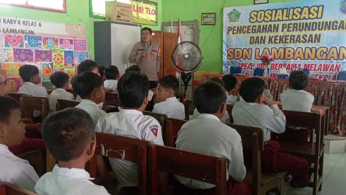PENDIDIKAN: Unit Binmas Polsek Wonoayu Polresta Sidoarjo melaksanakan sosialisasi pencegahan bullying.