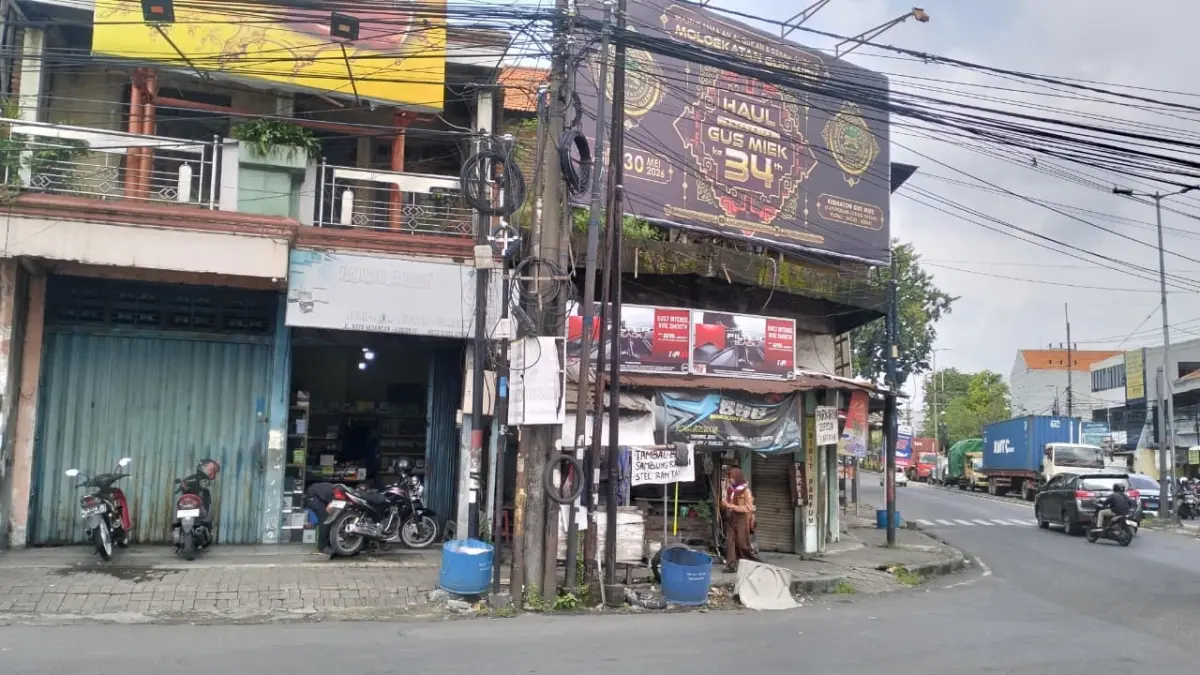 
DIBEBASKAN: Kondisi perempatan Gedangan, Sidoarjo, Jumat (22/5). (DIKY SANSIRI/RADAR SIDOARJO)
