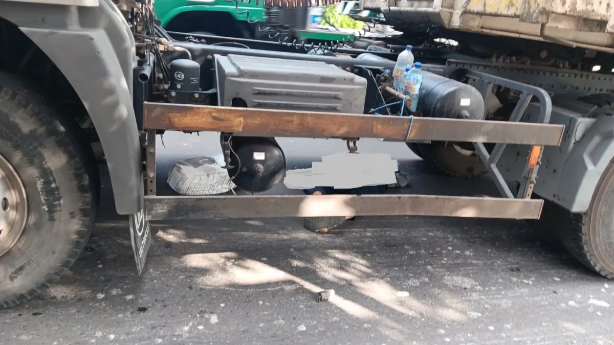 KORBAN: Kecelakaan lalu lintas terjadi di simpang empat Jalan Bypass Krian. 