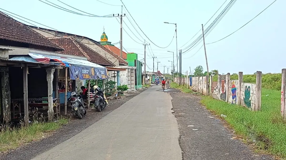 BUTUH PERHATIAN: Kawasan Gempolsari hingga saat ini masih kekurangan air bersih dampak semburan lumpur. (DIKY SANSIRI/RADAR SIDOARJO)