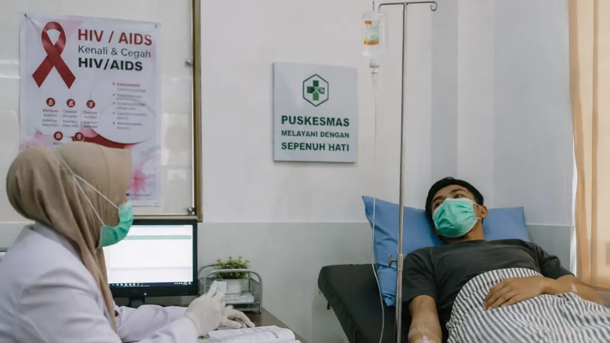 Ilustrasi pemeriksaan pasien kasus HIV/AIDS. (AI/RADAR SIDOARJO)
