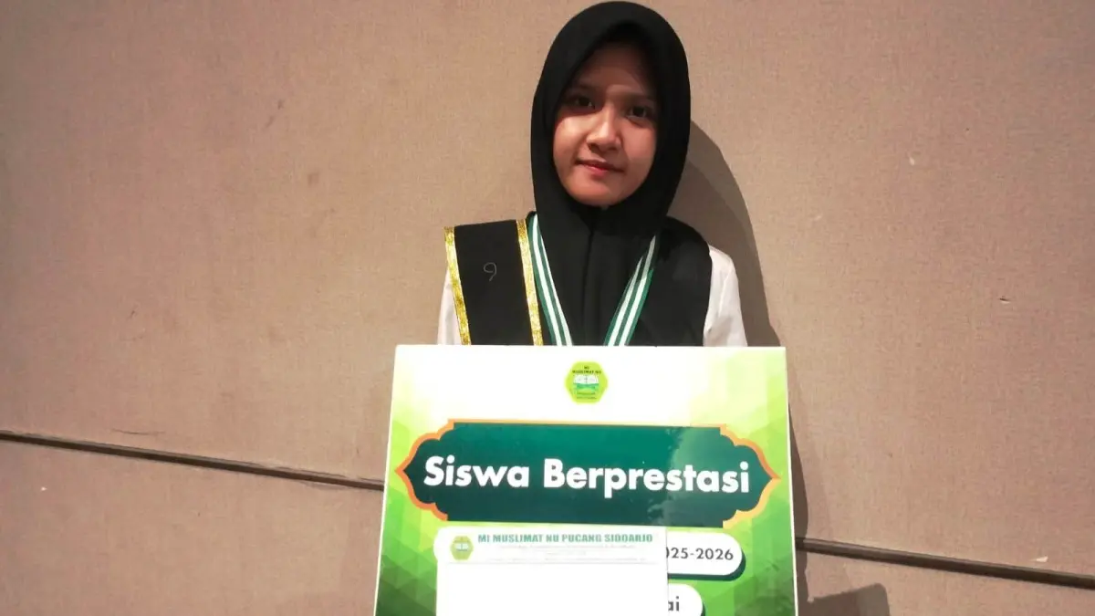 RAJIN: Kayla Almira Reviera kelas 6 ICP 3 hafal Alquran 30 juz. (ANAS/RADAR SIDOARJO) 