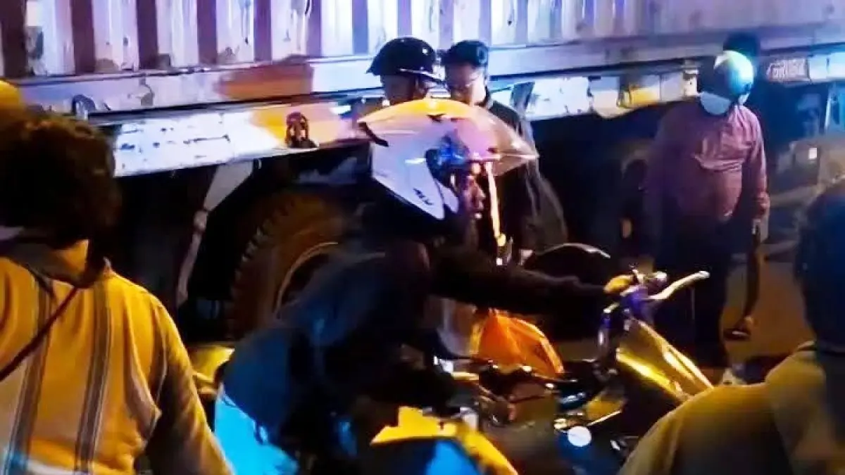 TRAGEDI: Lokasi kecelakaan di Jalan Raya Bypass Krian, Sidoarjo.