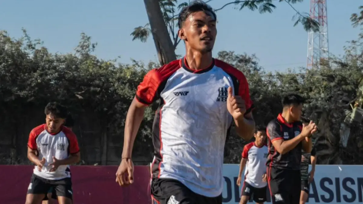 PERDANA: Deltras FC Sidoarjo menggelar latihan dan trial. (Foto Deltras Sidoarjo)