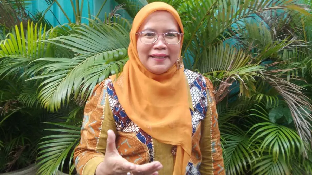 SOLUTIF: Pelaksana Tugas (Plt) Kepala Dinas Pendidikan dan Kebudayaan (Dikbud) Kabupaten Sidoarjo, Dr. Netty Lastiningsih, M.Pd., menjelaskan langkah cepat pemerintah dalam menangani anak putus sekolah di Sidoarjo. (DIKY SANSIRI/RADAR SIDOARJO)