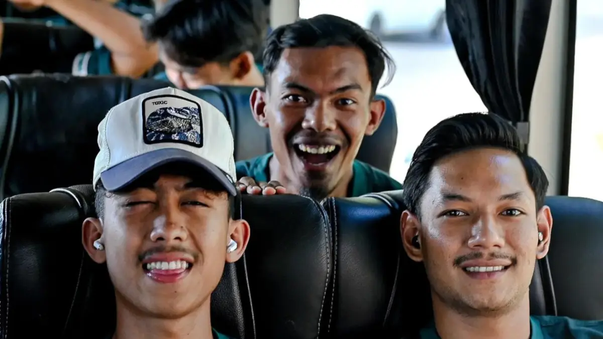 
FOKUS: Pemain Deltras FC berangkat ke Batu. (FOTO DELTRAS)