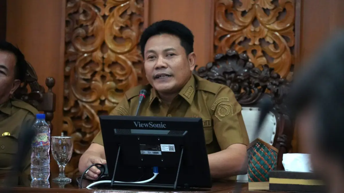 Bupati Sidoarjo Subandi