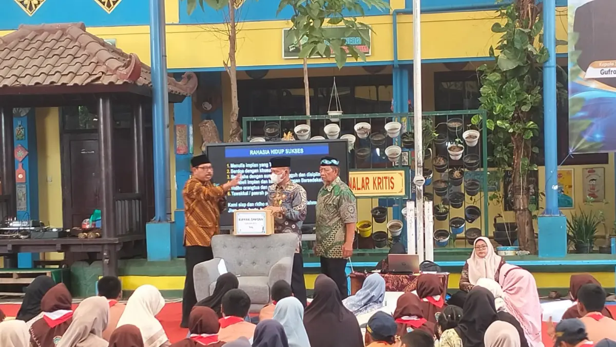 CETAK JUARA: SMPN 3 Candi Sidoarjo Gelar Inspiring Parenting, Jumat (31/7). (ANAS/RADAR SIDOARJO)