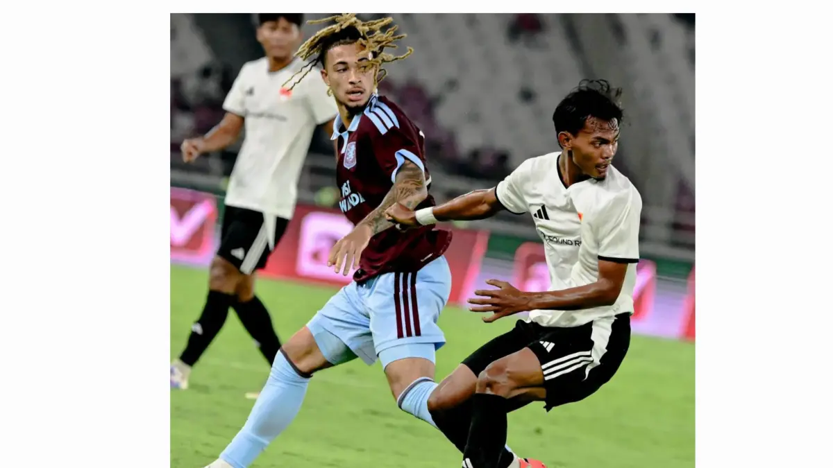 PENGALAMAN: Pemain Deltras FC Sidoarjo bergabung dengan Indonesia All Star jamu Aston Villa di Stadion Utama Gelora Bung Karno (SUGBK), Jakarta, Sabtu (1/8) malam. (Foto Deltras Sidoarjo)