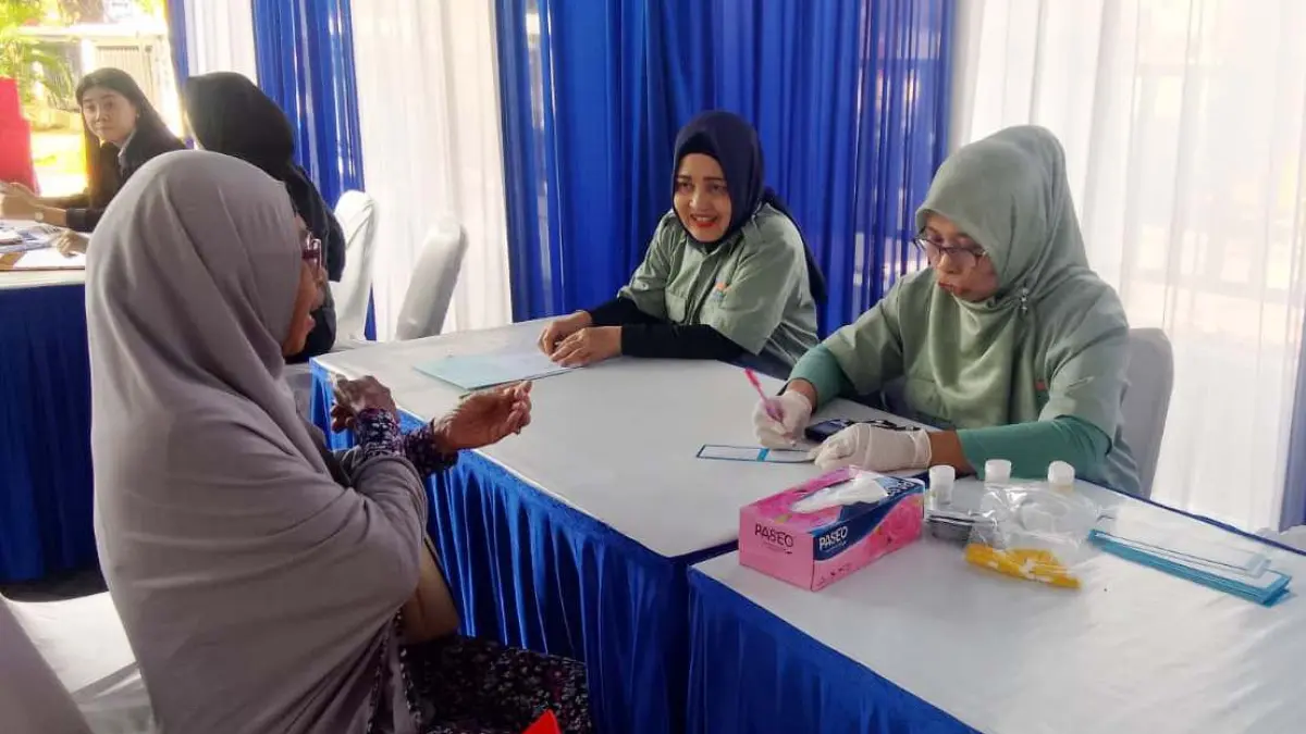 PELAYANAN: BRI juga menyediakan layanan pemeriksaan kesehatan gratis, pemeriksaan mata, serta bantuan frame kacamata bagi peserta.