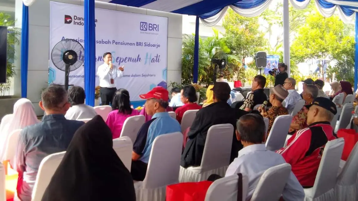 BERMANFAAT: BRI Branch Office Sidoarjo menyelenggarakan Apresiasi Nasabah Pensiunan BRI Sidoarjo bagi penerima manfaat Taspen (Dana Tabungan dan Asuransi Pegawai Negeri) dan ASABRI (Asuransi Sosial Angkatan Bersenjata Republik Indonesia), Senin (3/8) di kantor Cabang BRI Sidoarjo.