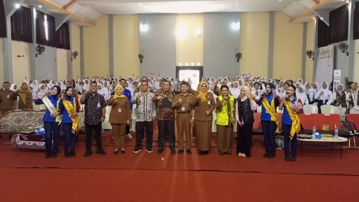 SINERGITAS: Softex bersama Indomaret menghadirkan program “Posyandu Remaja Softex dan Indomaret,” di SMP Negeri 1 Sidoarjo.