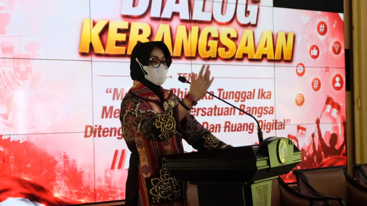 TANGKAL HOAKS: Sekretaris Daerah (Sekda) Kabupaten Sidoarjo Fenny Apridawati saat memberikan pemaparan terhadap elemen masyarakat di Pendapa Delta Wibawa.