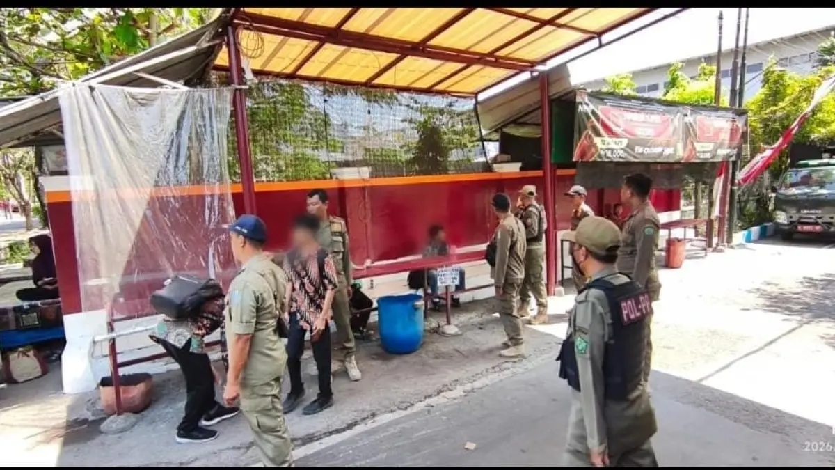 RAZIA: Sembilan pelajar bolos sekolah diciduk Satpol PP Sidoarjo.