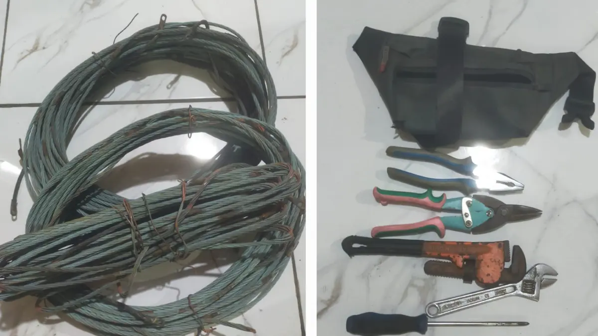 DISITA: Barang bukti aksi pencurian kabel tembaga untuk penangkal petir di pabrik Jalan Raya Trosobo, Waru, Sidoarjo, diamankan polisi.(IST/RADAR SIDOARJO)