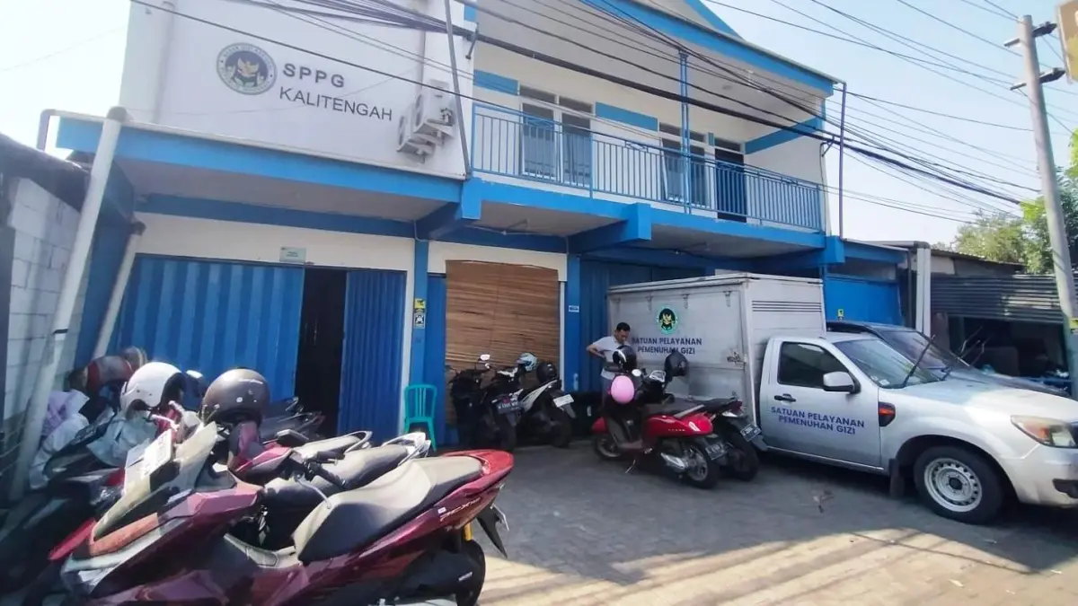 SUSPEND: Kondisi lingkungan SPPG Kalitengah, Kecamatan Tanggulangin, Sidoarjo, menjadi sorotan dalam hearing DPRD Sidoarjo. (SURYANTO/RADAR SIDOARJO)