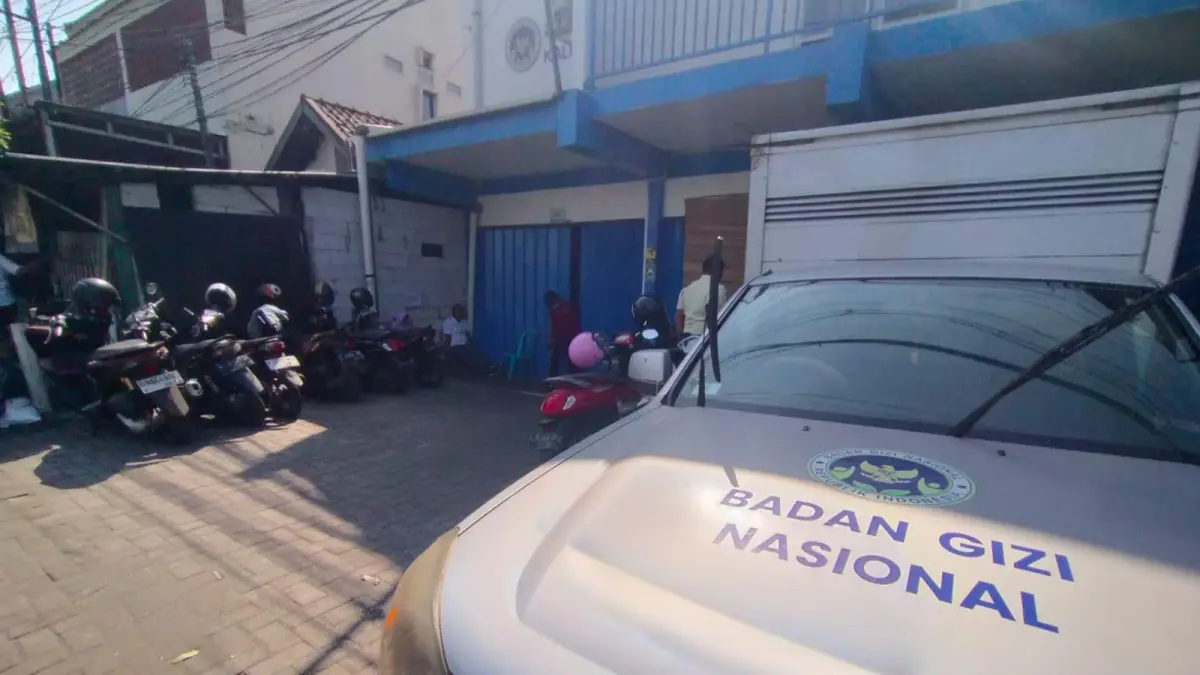 TAK BEROPERASI: SPPG di Kalitengah saat ini ditutup sementara oleh BGN. (SURYANTO/RADAR SIDOARJO)