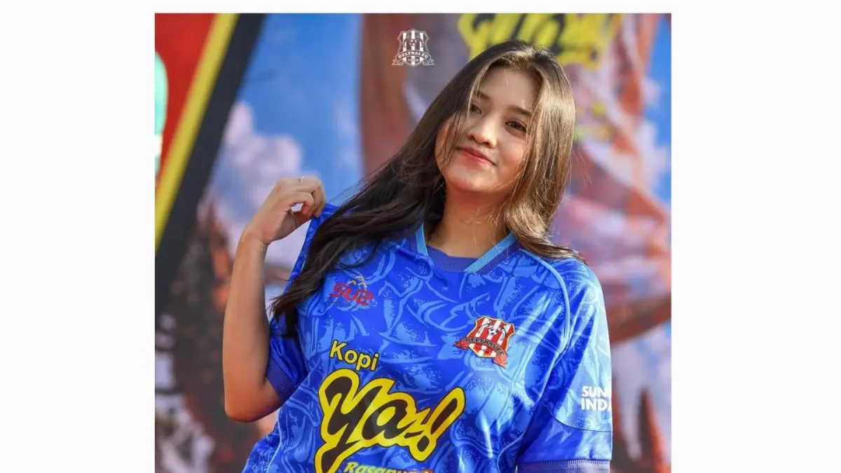 KEREN: Jersey anyar Deltras FC Sidoarjo. (Foto Deltras FC)