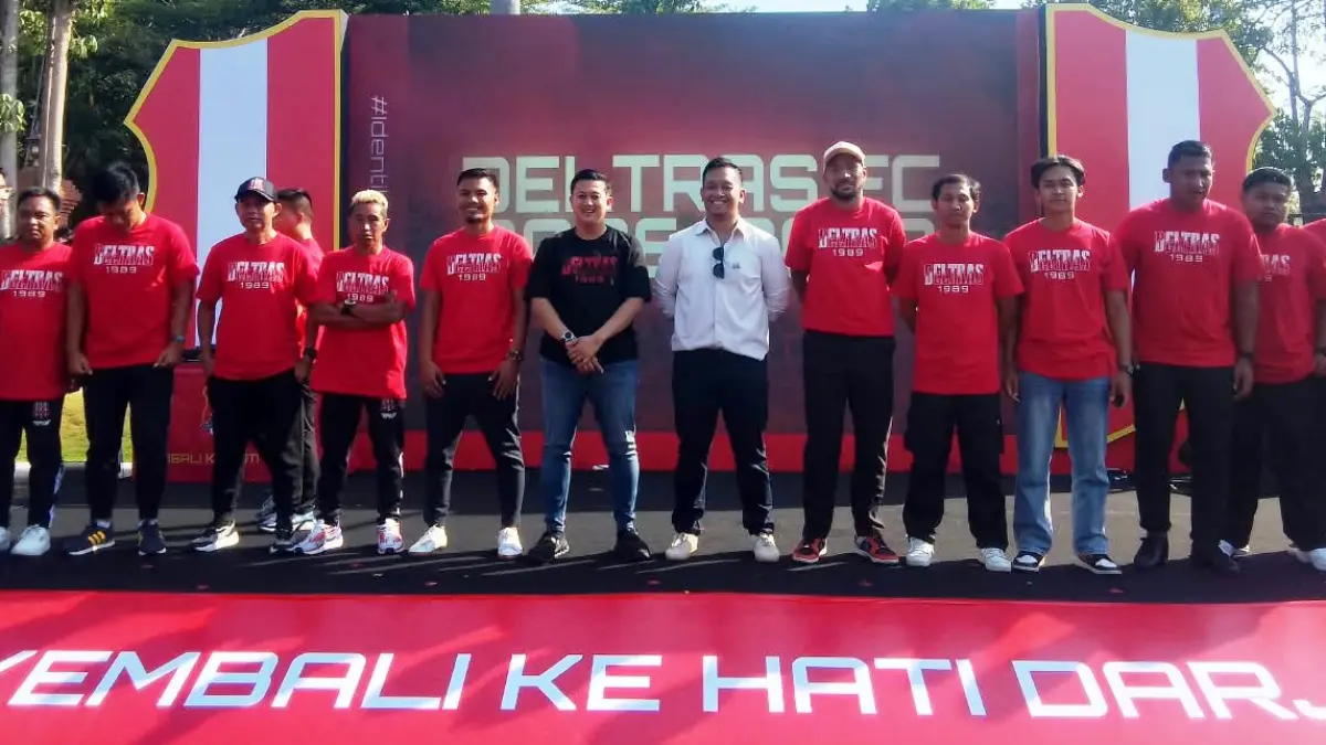 LENGKAP: Tim official Deltras FC Sidoarjo. (DIKY SANSIRI/RADAR SIDOARJO)