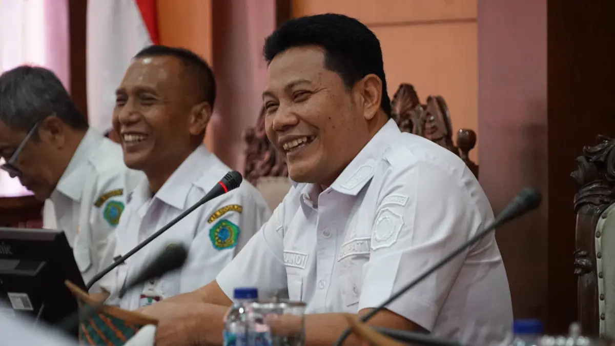 PENCEGAHAN DINI: Bupati Sidoarjo Subandi gelar rapat koordinasi penanggaulangan banjir. 