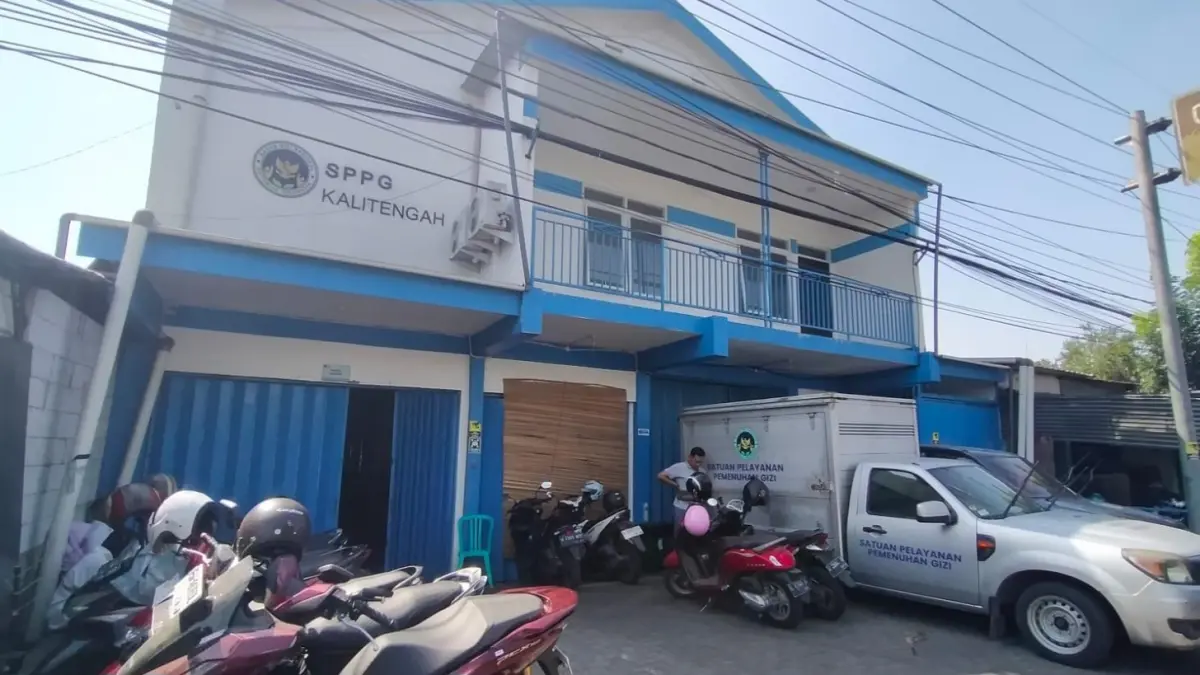 KERACUNAN: SPPG Kalitengah Tanggulangin ditutup sementara. (SURYANTO/RADAR SIDOARJO)