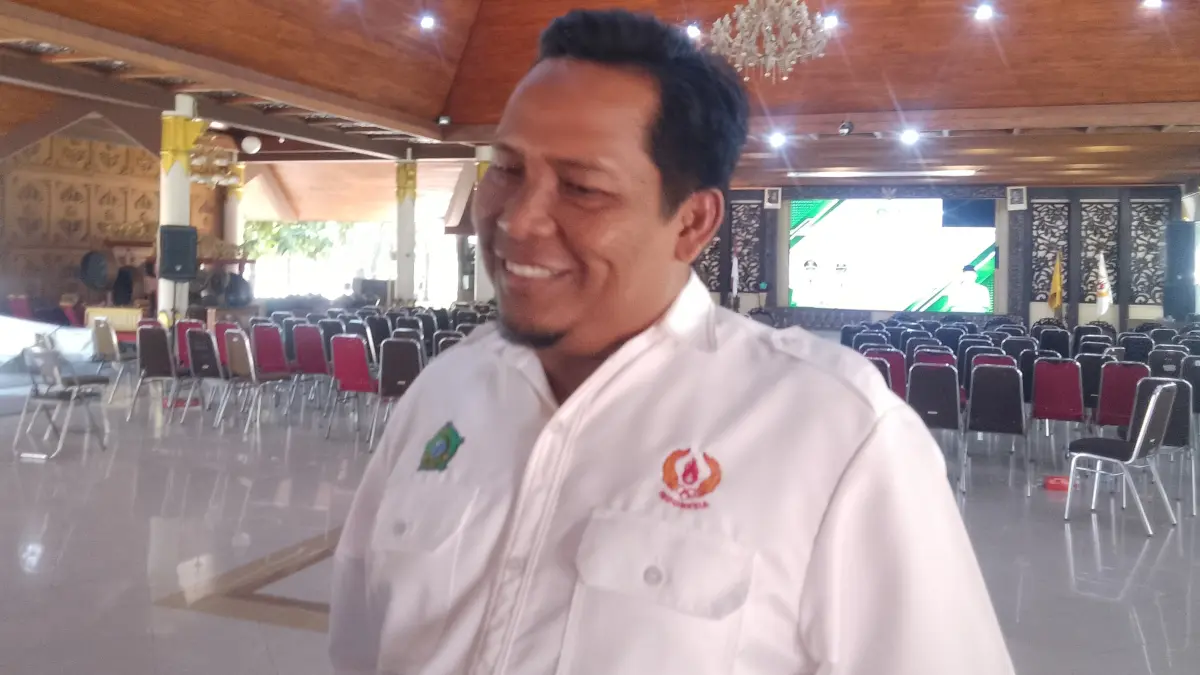 USULAN: Pelaksana Tugas (Plt) Sekretaris Daerah (Sekda) Kabupaten Sidoarjo Mohammad Ainur Rahman saat diwawancara media. (DIKY SANSIRI/RADAR SIDOARJO)