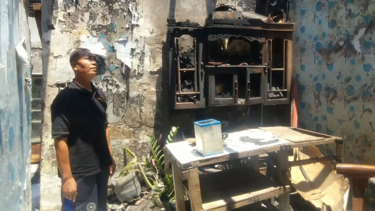 LUDES: Kondisi salah satu rumah warga di Keboansikep, Gedangan, Sidoarjo, Selasa (15/9). (DIKY SANSIRI/RADAR SIDOARJO)