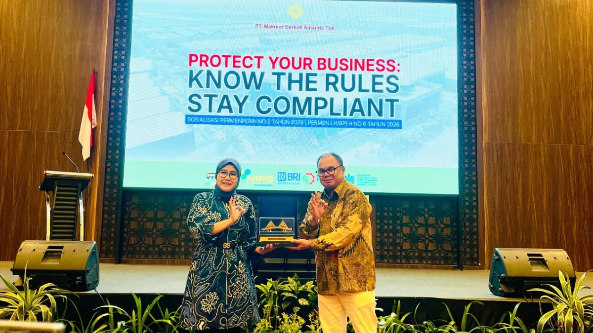 PELAYANAN PRIMA: Penyerahan plakat sebagai simbol apresiasi dan penguatan sinergi BRI bersama Kawasan Industri SAFE n LOCK dalam mendukung pertumbuhan industri yang patuh, berkelanjutan, dan semakin kuat.