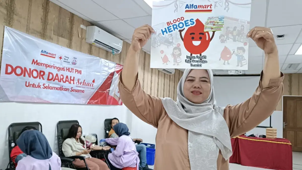 PEDULI: Alfamart menggelar donor darah serentak di seluruh cabangnya di Indonesia memperingati Hari Ulang Tahun (HUT) ke-81 Palang Merah Indonesia (PMI), Kamis (17/9/2026).