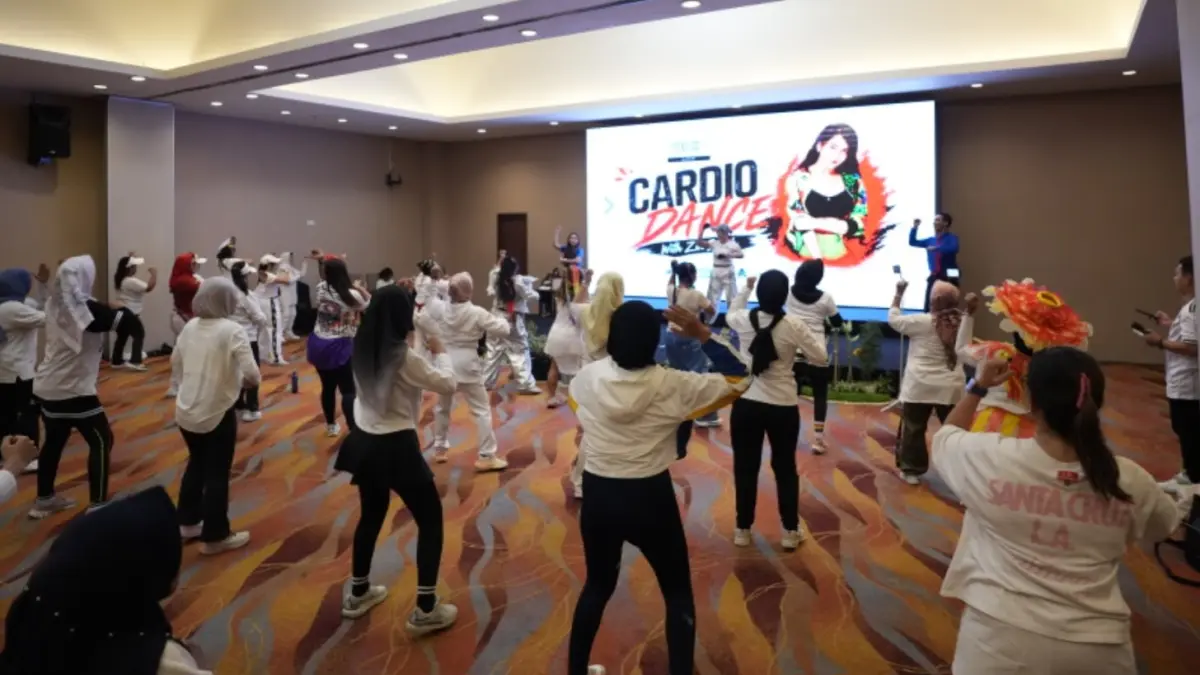 SEHAT: Suasana cardio dance di Hotel Neo+ Waru Sidoarjo yang diadakan sekaligus untuk merayakan Haornas 2026.(IST/RADAR SURABAYA)