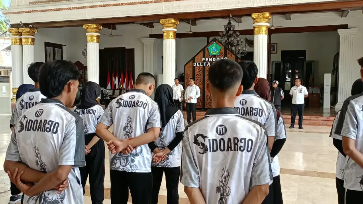 SEMANGAT: Sebanyak 57 pesilat Pagar Nusa (PN) Sidoarjo diberangkatkan untuk berlaga di Kejuaraan Wilayah (Kejurwil) X Pagar Nusa Jawa Timur di Banyuwangi.